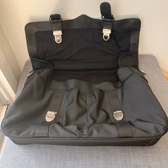 Cole Haan Canvas Leather Trim Briefcase Bag Grey Black 16" Messenger Laptop Bag - Picture 3 of 16